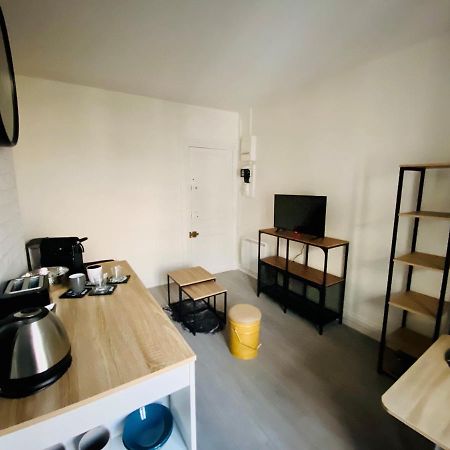 Enghien-Les-Bains: Studio Au Coeur Du Centre Ville. ภายนอก รูปภาพ